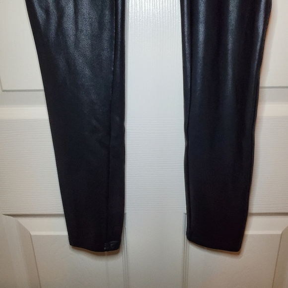 SPANX faux leather black leggings-Size M - Picture 3 of 7